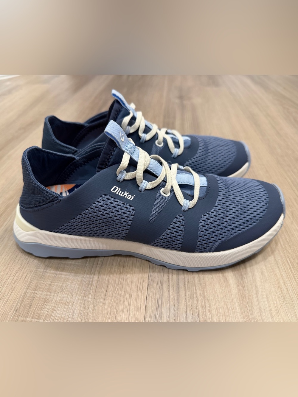 OluKai Hula Women’s Sneakers Size 8 Blue Comfort Travel Shoes